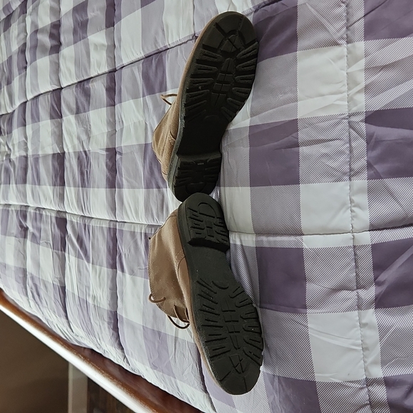 Womens shoes - Picture 2 of 3